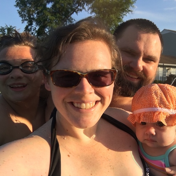 Meet your Posher! - Picture 7 of 8